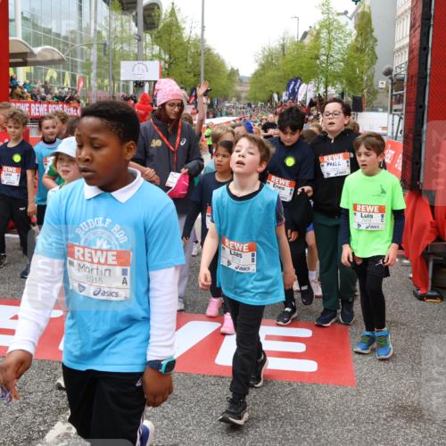 25.04.2026 - Das Zehntel Strokosch-Dieckow http://msf.ph/oto/9583041 25.04.2026 10:57:56 Ziel 5386, 5561, 5735, 5773, 5780, 5789, 5859, 5867, 5913, 6122, 6126, 6130, 6132, 6133, 6215, 6275, 6280, 6646, 6670, 6903, 6915, 7060, 7072, 7125, 7291, 7575, 7576, 7583, 7594, 7639, 7705, 7711, 7811, 7947, 7959, 7962, 5386, 5561, 5735, 5773, 5780, 5789, 5859, 5867, 5913, 6122, 6126, 6130, 6132, 6133, 6215, 6275, 6280, 6646, 6670, 6903, 6915, 7060, 7072, 7125, 7291, 7575, 7576, 7583, 7594, 7639, 7705, 7711, 7811, 7947, 7959, 7962 meine-sportfotos.de