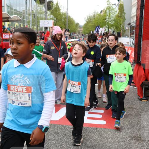 25.04.2026 - Das Zehntel Strokosch-Dieckow http://msf.ph/oto/9583056 25.04.2026 10:57:57 Ziel 5386, 5561, 5735, 5773, 5780, 5789, 5859, 5867, 5913, 6122, 6126, 6130, 6132, 6133, 6143, 6275, 6280, 6646, 6670, 6891, 6903, 6915, 7060, 7072, 7125, 7291, 7575, 7576, 7583, 7594, 7639, 7705, 7711, 7811, 7947, 7959, 7962, 5386, 5561, 5735, 5773, 5780, 5789, 5859, 5867, 5913, 6122, 6126, 6130, 6132, 6133, 6143, 6275, 6280, 6646, 6670, 6891, 6903, 6915, 7060, 7072, 7125, 7291, 7575, 7576, 7583, 7594, 7639, 7705, 7711, 7811, 7947, 7959, 7962 meine-sportfotos.de