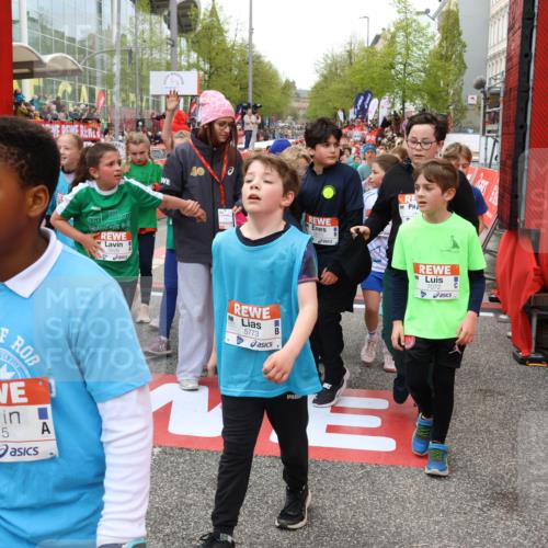 25.04.2026 - Das Zehntel Strokosch-Dieckow http://msf.ph/oto/9583080 25.04.2026 10:57:57 Ziel 5386, 5561, 5735, 5773, 5780, 5789, 5859, 5867, 5913, 6122, 6126, 6130, 6132, 6133, 6143, 6275, 6280, 6646, 6670, 6891, 6903, 6915, 7060, 7072, 7125, 7291, 7575, 7576, 7583, 7594, 7639, 7705, 7711, 7811, 7947, 7959, 7962, 5386, 5561, 5735, 5773, 5780, 5789, 5859, 5867, 5913, 6122, 6126, 6130, 6132, 6133, 6143, 6275, 6280, 6646, 6670, 6891, 6903, 6915, 7060, 7072, 7125, 7291, 7575, 7576, 7583, 7594, 7639, 7705, 7711, 7811, 7947, 7959, 7962 meine-sportfotos.de