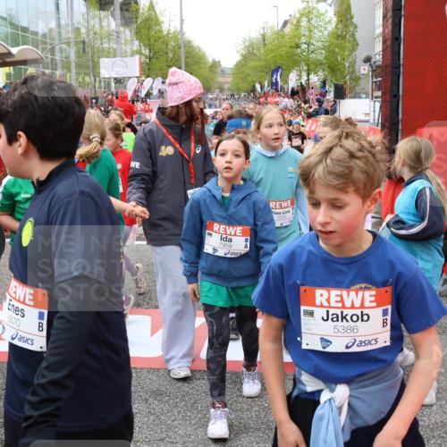 25.04.2026 - Das Zehntel Strokosch-Dieckow http://msf.ph/oto/9583088 25.04.2026 10:58:00 Ziel 5290, 5308, 5384, 5386, 5463, 5735, 5780, 5789, 5859, 5861, 6122, 6126, 6130, 6132, 6133, 6143, 6275, 6413, 6646, 6820, 6852, 6873, 6891, 7125, 7302, 7509, 7557, 7575, 7576, 7583, 7607, 7639, 7705, 7711, 7861, 7947, 7959, 7962, 5290, 5308, 5384, 5386, 5463, 5735, 5780, 5789, 5859, 5861, 6122, 6126, 6130, 6132, 6133, 6143, 6275, 6413, 6646, 6820, 6852, 6873, 6891, 7125, 7302, 7509, 7557, 7575, 7576, 7583, 7607, 7639, 7705, 7711, 7861, 7947, 7959, 7962 meine-sportfotos.de