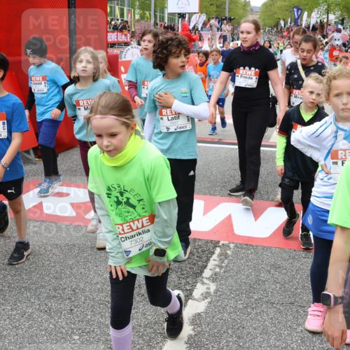 25.04.2026 - Das Zehntel Strokosch-Dieckow http://msf.ph/oto/9583134 25.04.2026 10:58:04 Ziel 5290, 5308, 5384, 5401, 5463, 5839, 5861, 6004, 6143, 6228, 6234, 6413, 6737, 6820, 6852, 6861, 6873, 6891, 7065, 7079, 7224, 7302, 7497, 7509, 7537, 7553, 7557, 7583, 7607, 7705, 7861, 5290, 5308, 5384, 5401, 5463, 5839, 5861, 6004, 6143, 6228, 6234, 6413, 6737, 6820, 6852, 6861, 6873, 6891, 7065, 7079, 7224, 7302, 7497, 7509, 7537, 7553, 7557, 7583, 7607, 7705, 7861 meine-sportfotos.de