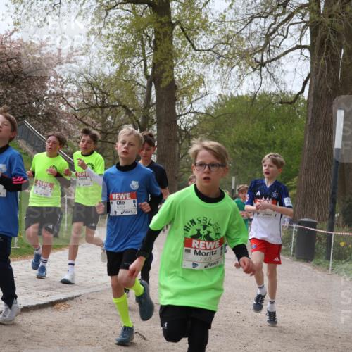25.04.2026 - Das Zehntel Zöllner http://msf.ph/oto/9583144 25.04.2026 10:39:22 Laufen 6349, 6353, 7303, 5304 meine-sportfotos.de