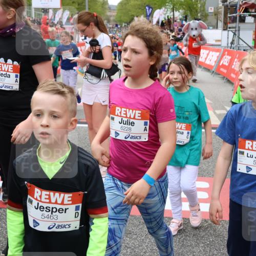 25.04.2026 - Das Zehntel Strokosch-Dieckow http://msf.ph/oto/9583179 25.04.2026 10:58:07 Ziel 5384, 5401, 5419, 5437, 5451, 5821, 5839, 5861, 6004, 6228, 6234, 6235, 6413, 6737, 6852, 6861, 7065, 7079, 7224, 7406, 7497, 7509, 7537, 7553, 7557, 7607, 7861, 7926, 7987, 5384, 5401, 5419, 5437, 5451, 5821, 5839, 5861, 6004, 6228, 6234, 6235, 6413, 6737, 6852, 6861, 7065, 7079, 7224, 7406, 7497, 7509, 7537, 7553, 7557, 7607, 7861, 7926, 7987 meine-sportfotos.de
