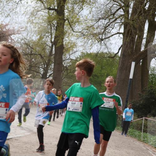 25.04.2026 - Das Zehntel Zöllner http://msf.ph/oto/9583232 25.04.2026 10:40:12 Laufen 10, 6351, 6631, 5928 meine-sportfotos.de