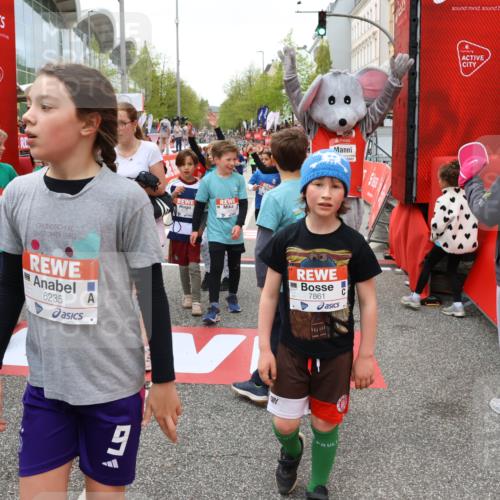 25.04.2026 - Das Zehntel Strokosch-Dieckow http://msf.ph/oto/9583300 25.04.2026 10:58:12 Ziel 5302, 5409, 5419, 5437, 5451, 5804, 5821, 5830, 5831, 6169, 6175, 6235, 6330, 6751, 7406, 7537, 7560, 7853, 7926, 7987, 8020, 5302, 5409, 5419, 5437, 5451, 5804, 5821, 5830, 5831, 6169, 6175, 6235, 6330, 6751, 7406, 7537, 7560, 7853, 7926, 7987, 8020 meine-sportfotos.de