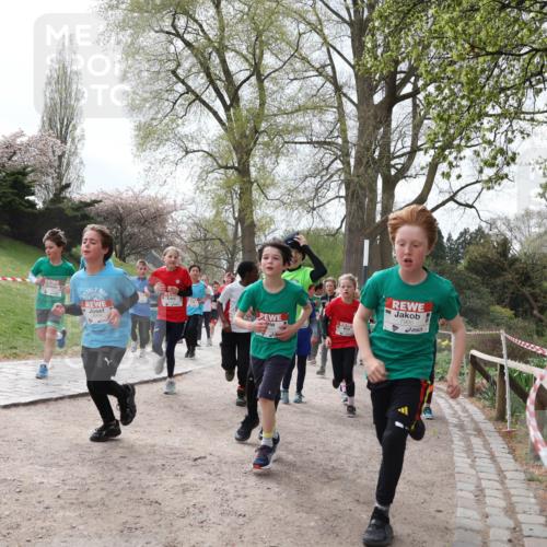 25.04.2026 - Das Zehntel Zöllner http://msf.ph/oto/9583373 25.04.2026 10:40:43 Laufen 10 meine-sportfotos.de