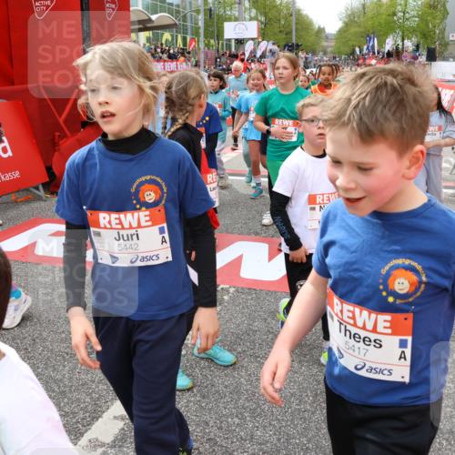 25.04.2026 - Das Zehntel Strokosch-Dieckow http://msf.ph/oto/9583486 25.04.2026 10:58:26 Ziel 5013, 5047, 5333, 5338, 5417, 5442, 5522, 5528, 5540, 5546, 5619, 5818, 6120, 6134, 6138, 6622, 6639, 6728, 6877, 6901, 7070, 7134, 7374, 7377, 7396, 7427, 7506, 7682, 7798, 7958, 5013, 5047, 5333, 5338, 5417, 5442, 5522, 5528, 5540, 5546, 5619, 5818, 6120, 6134, 6138, 6622, 6639, 6728, 6877, 6901, 7070, 7134, 7374, 7377, 7396, 7427, 7506, 7682, 7798, 7958 meine-sportfotos.de