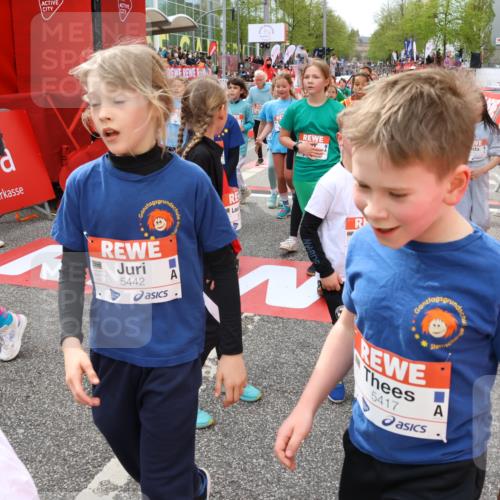25.04.2026 - Das Zehntel Strokosch-Dieckow http://msf.ph/oto/9583490 25.04.2026 10:58:26 Ziel 5013, 5047, 5333, 5338, 5417, 5442, 5522, 5528, 5540, 5546, 5619, 5818, 6120, 6134, 6138, 6622, 6639, 6728, 6877, 6901, 7070, 7134, 7374, 7377, 7396, 7427, 7506, 7682, 7798, 7958, 5013, 5047, 5333, 5338, 5417, 5442, 5522, 5528, 5540, 5546, 5619, 5818, 6120, 6134, 6138, 6622, 6639, 6728, 6877, 6901, 7070, 7134, 7374, 7377, 7396, 7427, 7506, 7682, 7798, 7958 meine-sportfotos.de
