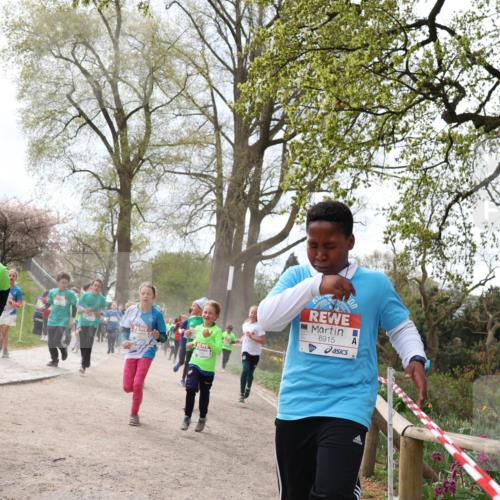 25.04.2026 - Das Zehntel Zöllner http://msf.ph/oto/9583496 25.04.2026 10:40:52 Laufen 6915 meine-sportfotos.de