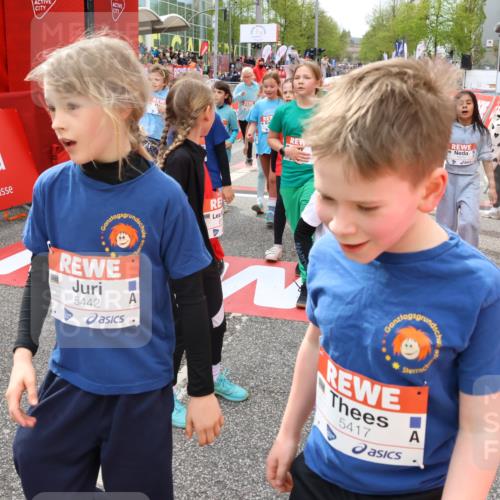 25.04.2026 - Das Zehntel Strokosch-Dieckow http://msf.ph/oto/9583500 25.04.2026 10:58:26 Ziel 5013, 5047, 5333, 5338, 5417, 5442, 5522, 5528, 5540, 5546, 5619, 5818, 6120, 6134, 6138, 6622, 6639, 6728, 6877, 6901, 7070, 7134, 7374, 7377, 7396, 7427, 7506, 7682, 7798, 7958, 5013, 5047, 5333, 5338, 5417, 5442, 5522, 5528, 5540, 5546, 5619, 5818, 6120, 6134, 6138, 6622, 6639, 6728, 6877, 6901, 7070, 7134, 7374, 7377, 7396, 7427, 7506, 7682, 7798, 7958 meine-sportfotos.de