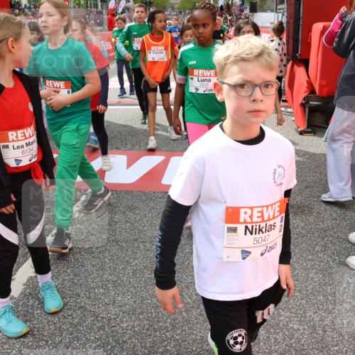 25.04.2026 - Das Zehntel Strokosch-Dieckow http://msf.ph/oto/9583520 25.04.2026 10:58:27 Ziel 5013, 5047, 5333, 5338, 5417, 5442, 5522, 5528, 5540, 5546, 5619, 6120, 6134, 6138, 6328, 6622, 6639, 6728, 6877, 6901, 7070, 7374, 7377, 7427, 7506, 7682, 7772, 7798, 7867, 7958, 5013, 5047, 5333, 5338, 5417, 5442, 5522, 5528, 5540, 5546, 5619, 6120, 6134, 6138, 6328, 6622, 6639, 6728, 6877, 6901, 7070, 7374, 7377, 7427, 7506, 7682, 7772, 7798, 7867, 7958 meine-sportfotos.de