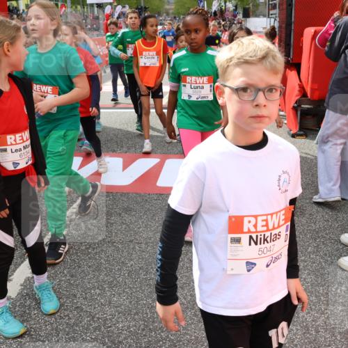 25.04.2026 - Das Zehntel Strokosch-Dieckow http://msf.ph/oto/9583530 25.04.2026 10:58:27 Ziel 5013, 5047, 5333, 5338, 5417, 5442, 5522, 5528, 5540, 5546, 5619, 6120, 6134, 6138, 6328, 6622, 6639, 6728, 6877, 6901, 7070, 7374, 7377, 7427, 7506, 7682, 7772, 7798, 7867, 7958, 5013, 5047, 5333, 5338, 5417, 5442, 5522, 5528, 5540, 5546, 5619, 6120, 6134, 6138, 6328, 6622, 6639, 6728, 6877, 6901, 7070, 7374, 7377, 7427, 7506, 7682, 7772, 7798, 7867, 7958 meine-sportfotos.de