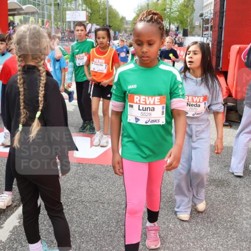 25.04.2026 - Das Zehntel Strokosch-Dieckow http://msf.ph/oto/9583550 25.04.2026 10:58:28 Ziel 5047, 5333, 5338, 5522, 5528, 5540, 5545, 5546, 5619, 6120, 6138, 6328, 6622, 6639, 6728, 6877, 6901, 7070, 7374, 7377, 7427, 7506, 7682, 7772, 7798, 7867, 7958, 5047, 5333, 5338, 5522, 5528, 5540, 5545, 5546, 5619, 6120, 6138, 6328, 6622, 6639, 6728, 6877, 6901, 7070, 7374, 7377, 7427, 7506, 7682, 7772, 7798, 7867, 7958 meine-sportfotos.de