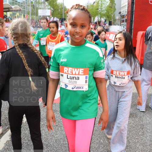 25.04.2026 - Das Zehntel Strokosch-Dieckow http://msf.ph/oto/9583596 25.04.2026 10:58:28 Ziel 5047, 5333, 5338, 5522, 5528, 5540, 5545, 5546, 5619, 6120, 6138, 6328, 6622, 6639, 6728, 6877, 6901, 7070, 7374, 7377, 7427, 7506, 7682, 7772, 7798, 7867, 7958, 5047, 5333, 5338, 5522, 5528, 5540, 5545, 5546, 5619, 6120, 6138, 6328, 6622, 6639, 6728, 6877, 6901, 7070, 7374, 7377, 7427, 7506, 7682, 7772, 7798, 7867, 7958 meine-sportfotos.de