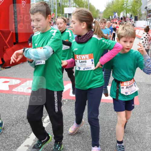 25.04.2026 - Das Zehntel Strokosch-Dieckow http://msf.ph/oto/9583760 25.04.2026 10:58:32 Ziel 5338, 5430, 5522, 5540, 5545, 5546, 5547, 5806, 5815, 5832, 5837, 6328, 6335, 6338, 6418, 6622, 6625, 6639, 6728, 6904, 7772, 7798, 7867, 8029, 5338, 5430, 5522, 5540, 5545, 5546, 5547, 5806, 5815, 5832, 5837, 6328, 6335, 6338, 6418, 6622, 6625, 6639, 6728, 6904, 7772, 7798, 7867, 8029 meine-sportfotos.de