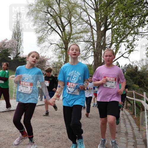 25.04.2026 - Das Zehntel Zöllner http://msf.ph/oto/9583812 25.04.2026 10:43:08 Laufen 10, 6932, 20, 696, 10, 7179 meine-sportfotos.de