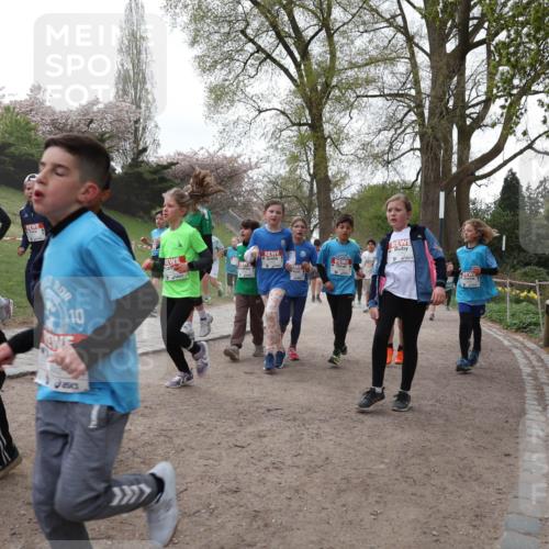 25.04.2026 - Das Zehntel Zöllner http://msf.ph/oto/9583846 25.04.2026 10:43:25 Laufen 5510, 5916, 10 meine-sportfotos.de