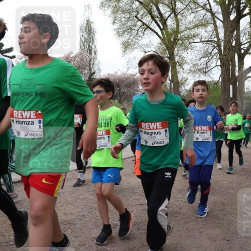 25.04.2026 - Das Zehntel Zöllner http://msf.ph/oto/9583892 25.04.2026 10:43:46 Laufen 5895, 5888, 095, 7803 meine-sportfotos.de