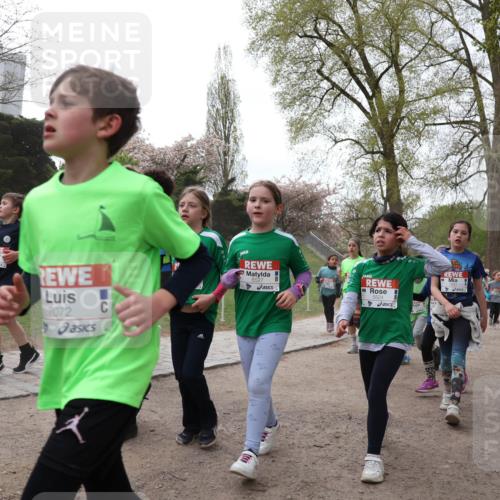 25.04.2026 - Das Zehntel Zöllner http://msf.ph/oto/9583897 25.04.2026 10:43:48 Laufen 5868, 7072, 5524 meine-sportfotos.de