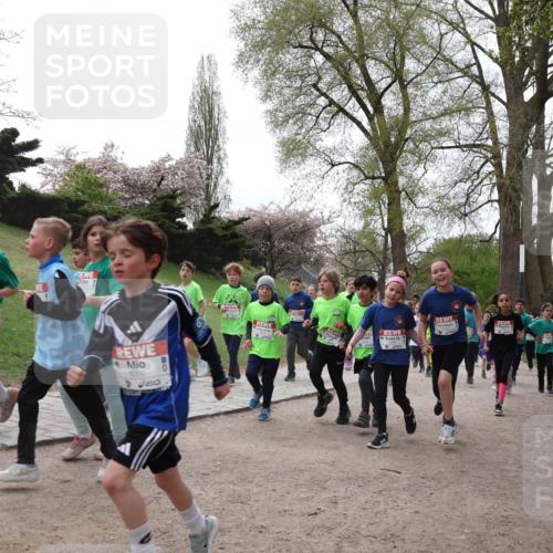 25.04.2026 - Das Zehntel Zöllner http://msf.ph/oto/9583947 25.04.2026 10:44:11 Laufen 8000 meine-sportfotos.de