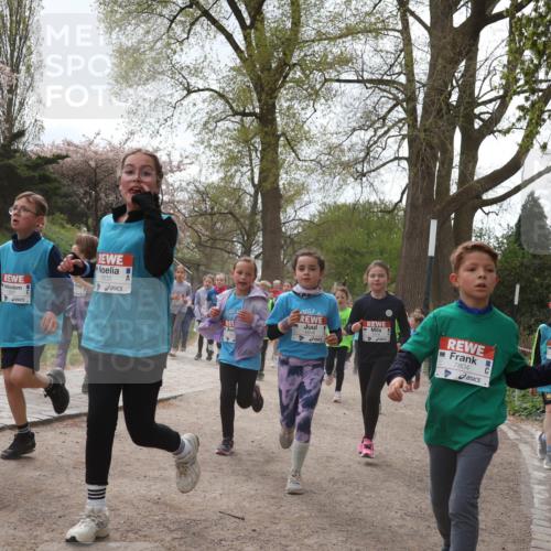 25.04.2026 - Das Zehntel Zöllner http://msf.ph/oto/9584005 25.04.2026 10:44:38 Laufen 817, 5835, 6848, 7804 meine-sportfotos.de
