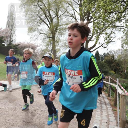 25.04.2026 - Das Zehntel Zöllner http://msf.ph/oto/9584013 25.04.2026 10:44:43 Laufen 5644, 6810, 5724, 4 meine-sportfotos.de
