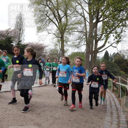 25.04.2026 - Das Zehntel Zöllner http://msf.ph/oto/9584321 25.04.2026 10:46:25 Laufen 10 meine-sportfotos.de