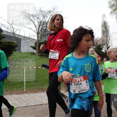 25.04.2026 - Das Zehntel Zöllner http://msf.ph/oto/9584537 25.04.2026 10:48:26 Laufen 6443, 6195, 7034, 6 meine-sportfotos.de