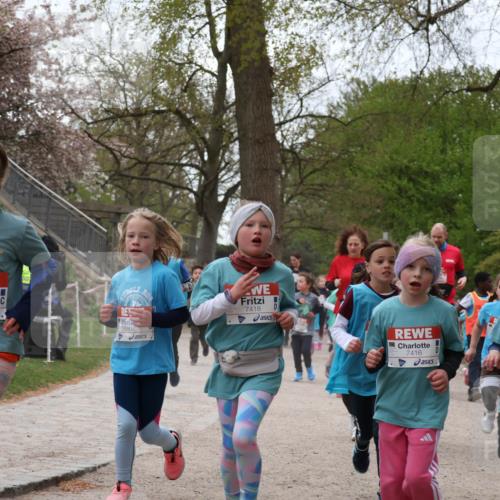25.04.2026 - Das Zehntel Zöllner http://msf.ph/oto/9584640 25.04.2026 10:48:58 Laufen 10, 7425, 6807, 7418, 7416, 7415, 5477 meine-sportfotos.de