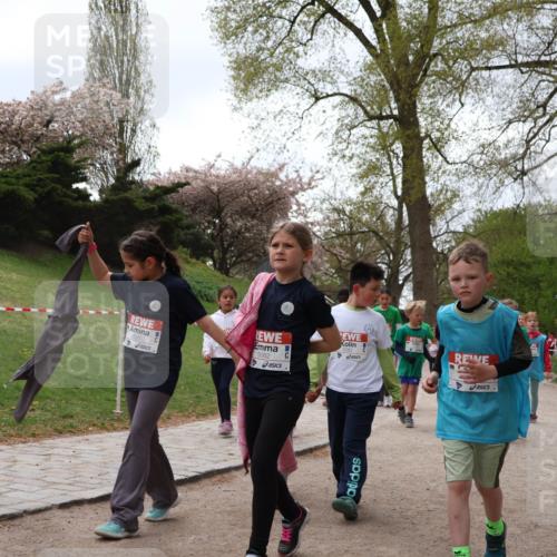 25.04.2026 - Das Zehntel Zöllner http://msf.ph/oto/9584689 25.04.2026 10:49:26 Laufen 5562 meine-sportfotos.de