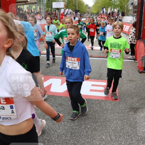 25.04.2026 - Das Zehntel Strokosch-Dieckow http://msf.ph/oto/9584953 25.04.2026 10:58:45 Ziel 5002, 5071, 5223, 5291, 5472, 5535, 5537, 5539, 5554, 5665, 5677, 5816, 6171, 6181, 6411, 6440, 6458, 6614, 6634, 6640, 6715, 6747, 6749, 6947, 7037, 7231, 7242, 7322, 7796, 7895, 7906, 5002, 5071, 5223, 5291, 5472, 5535, 5537, 5539, 5554, 5665, 5677, 5816, 6171, 6181, 6411, 6440, 6458, 6614, 6634, 6640, 6715, 6747, 6749, 6947, 7037, 7231, 7242, 7322, 7796, 7895, 7906 meine-sportfotos.de