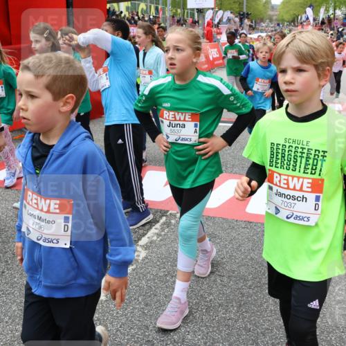 25.04.2026 - Das Zehntel Strokosch-Dieckow http://msf.ph/oto/9584976 25.04.2026 10:58:46 Ziel 5002, 5071, 5291, 5472, 5535, 5537, 5539, 5554, 5665, 5677, 5816, 6171, 6181, 6411, 6440, 6458, 6614, 6634, 6640, 6715, 6747, 6749, 6947, 7037, 7231, 7242, 7322, 7375, 7392, 7694, 7796, 7895, 7906, 5002, 5071, 5291, 5472, 5535, 5537, 5539, 5554, 5665, 5677, 5816, 6171, 6181, 6411, 6440, 6458, 6614, 6634, 6640, 6715, 6747, 6749, 6947, 7037, 7231, 7242, 7322, 7375, 7392, 7694, 7796, 7895, 7906 meine-sportfotos.de