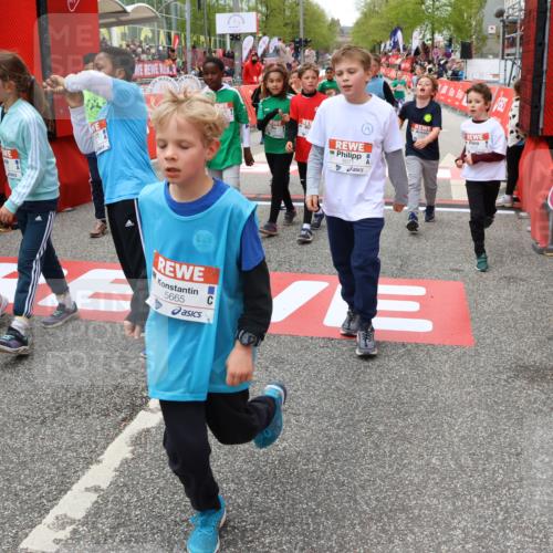 25.04.2026 - Das Zehntel Strokosch-Dieckow http://msf.ph/oto/9585041 25.04.2026 10:58:47 Ziel 5002, 5071, 5291, 5372, 5472, 5535, 5537, 5539, 5543, 5554, 5665, 5816, 6171, 6411, 6458, 6614, 6634, 6640, 6715, 6749, 6947, 7037, 7231, 7242, 7322, 7375, 7392, 7694, 7796, 7895, 7906, 8005, 5002, 5071, 5291, 5372, 5472, 5535, 5537, 5539, 5543, 5554, 5665, 5816, 6171, 6411, 6458, 6614, 6634, 6640, 6715, 6749, 6947, 7037, 7231, 7242, 7322, 7375, 7392, 7694, 7796, 7895, 7906, 8005 meine-sportfotos.de