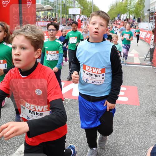 25.04.2026 - Das Zehntel Strokosch-Dieckow http://msf.ph/oto/9585122 25.04.2026 10:58:51 Ziel 5071, 5372, 5395, 5404, 5476, 5535, 5539, 5543, 5554, 5665, 5973, 6331, 6408, 6458, 6603, 6640, 6708, 7242, 7322, 7375, 7392, 7694, 7931, 7942, 7945, 8002, 8005, 8070, 5071, 5372, 5395, 5404, 5476, 5535, 5539, 5543, 5554, 5665, 5973, 6331, 6408, 6458, 6603, 6640, 6708, 7242, 7322, 7375, 7392, 7694, 7931, 7942, 7945, 8002, 8005, 8070 meine-sportfotos.de