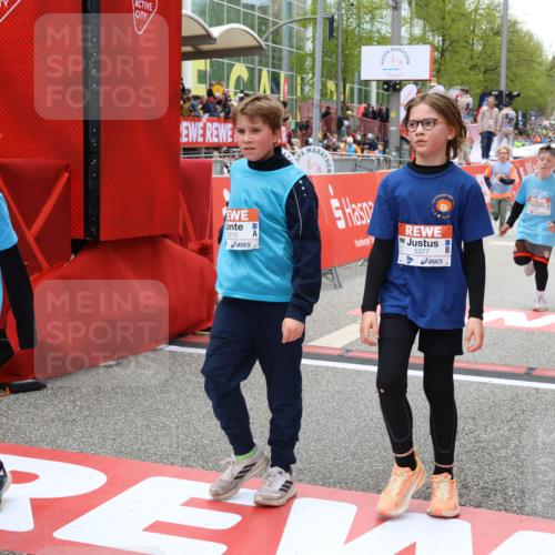 25.04.2026 - Das Zehntel Strokosch-Dieckow http://msf.ph/oto/9585201 25.04.2026 10:58:57 Ziel 5032, 5168, 5206, 5377, 5476, 5608, 5616, 5643, 5810, 6331, 6378, 6408, 6603, 6848, 6892, 6893, 6897, 7915, 7931, 7945, 8070, 5032, 5168, 5206, 5377, 5476, 5608, 5616, 5643, 5810, 6331, 6378, 6408, 6603, 6848, 6892, 6893, 6897, 7915, 7931, 7945, 8070 meine-sportfotos.de
