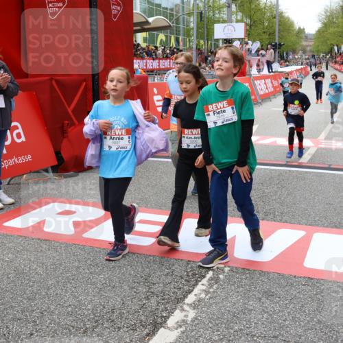 25.04.2026 - Das Zehntel Strokosch-Dieckow http://msf.ph/oto/9585311 25.04.2026 10:59:01 Ziel 5032, 5206, 5377, 5608, 5616, 5643, 5810, 6348, 6378, 6574, 6609, 6662, 6678, 6837, 6893, 6897, 7680, 7736, 7755, 7915, 5032, 5206, 5377, 5608, 5616, 5643, 5810, 6348, 6378, 6574, 6609, 6662, 6678, 6837, 6893, 6897, 7680, 7736, 7755, 7915 meine-sportfotos.de