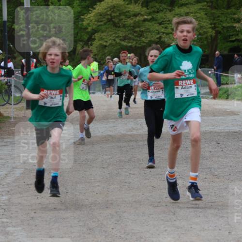 25.04.2026 - Das Zehntel Zöllner http://msf.ph/oto/9594247 25.04.2026 10:37:49 Laufen 7984, 7612, 7961 meine-sportfotos.de