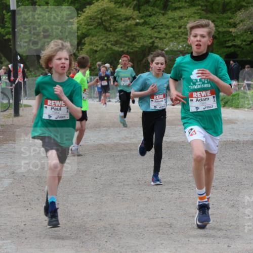 25.04.2026 - Das Zehntel Zöllner http://msf.ph/oto/9594248 25.04.2026 10:37:49 Laufen 7984, 7612, 7961 meine-sportfotos.de