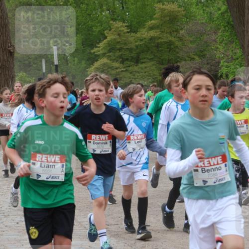 25.04.2026 - Das Zehntel Zöllner http://msf.ph/oto/9594912 25.04.2026 10:40:19 Laufen 5551, 5570, 7699, 7585, 5743, 2 meine-sportfotos.de