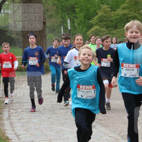 25.04.2026 - Das Zehntel Zöllner http://msf.ph/oto/9594991 25.04.2026 10:40:38 Laufen 5751, 5738 meine-sportfotos.de