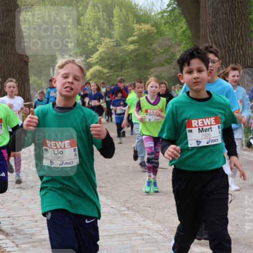 25.04.2026 - Das Zehntel Zöllner http://msf.ph/oto/9595125 25.04.2026 10:41:11 Laufen 7306, 7987, 7926, 20 meine-sportfotos.de