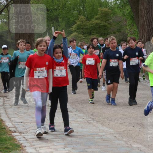 25.04.2026 - Das Zehntel Zöllner http://msf.ph/oto/9595208 25.04.2026 10:41:30 Laufen 6126, 6122 meine-sportfotos.de