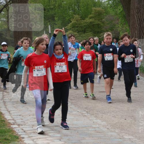 25.04.2026 - Das Zehntel Zöllner http://msf.ph/oto/9595209 25.04.2026 10:41:30 Laufen 6126, 6122 meine-sportfotos.de