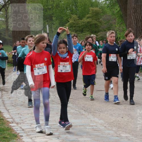 25.04.2026 - Das Zehntel Zöllner http://msf.ph/oto/9595211 25.04.2026 10:41:30 Laufen 6126, 6122 meine-sportfotos.de