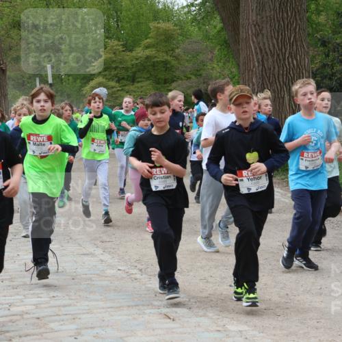 25.04.2026 - Das Zehntel Zöllner http://msf.ph/oto/9595236 25.04.2026 10:41:37 Laufen 7005, 6989, 6999 meine-sportfotos.de