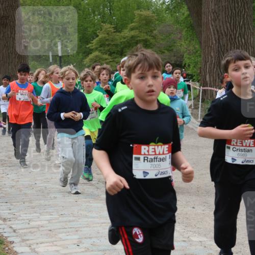 25.04.2026 - Das Zehntel Zöllner http://msf.ph/oto/9595241 25.04.2026 10:41:38 Laufen 7005, 6989 meine-sportfotos.de