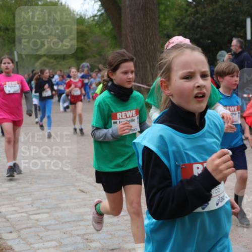 25.04.2026 - Das Zehntel Zöllner http://msf.ph/oto/9595397 25.04.2026 10:42:13 Laufen 6954 meine-sportfotos.de