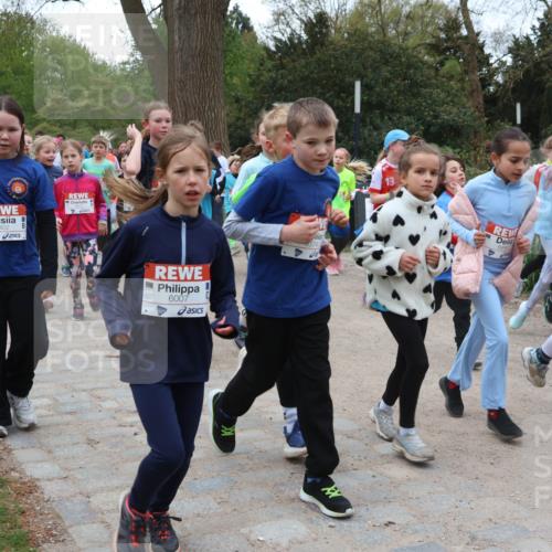 25.04.2026 - Das Zehntel Zöllner http://msf.ph/oto/9595762 25.04.2026 10:43:29 Laufen 5402, 6007 meine-sportfotos.de
