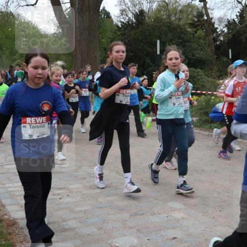 25.04.2026 - Das Zehntel Zöllner http://msf.ph/oto/9595765 25.04.2026 10:43:29 Laufen 5402, 6715, 6749, 13 meine-sportfotos.de