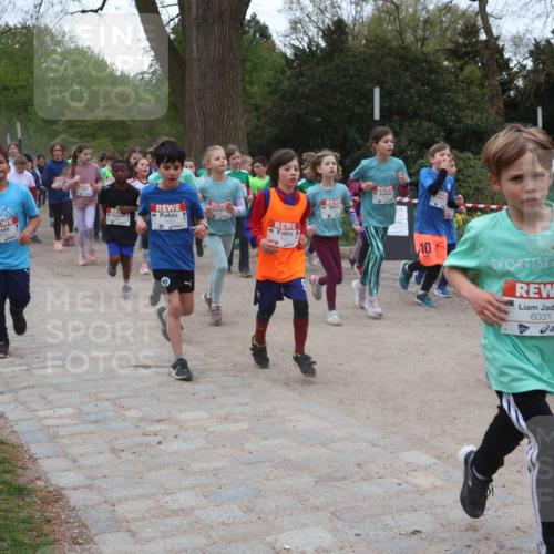 25.04.2026 - Das Zehntel Zöllner http://msf.ph/oto/9595804 25.04.2026 10:43:35 Laufen 10, 6031 meine-sportfotos.de